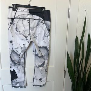 Under Armour Black and White Leggings with Modern Design